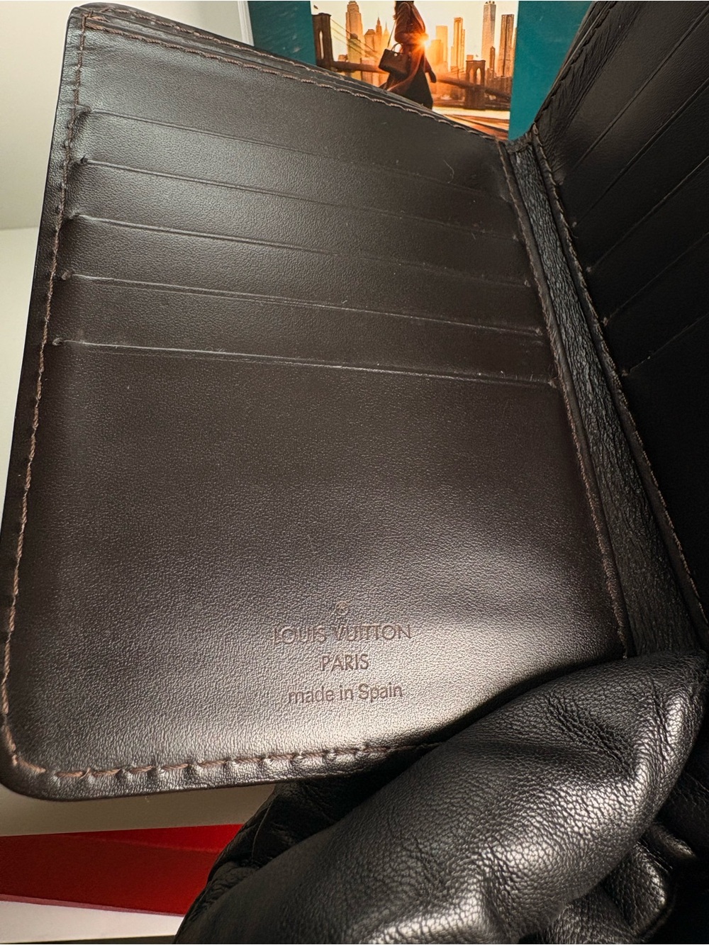 Pre❤️Louis Vuitton Utah Leather Bifold Passport/Wallet - Brown - Picture 11 of 15